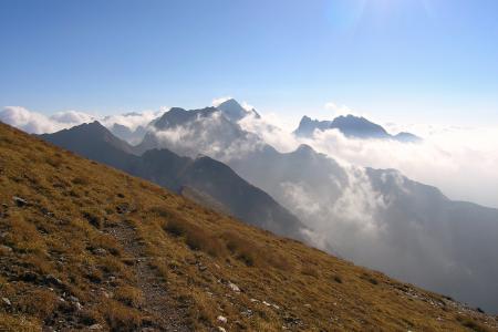 Salendo verso la cima Venina, nella zona del Rif. Longo: spettacolare panorama verso il P.zo del...