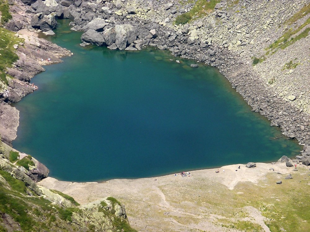 Presso il Pian delle Parole, con un tele: il lago di Sasso, in val Biandino (20/08/2012)