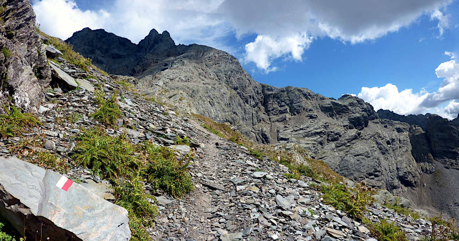 Sul 252 per poi salire sul P.zo Redorta lassù.