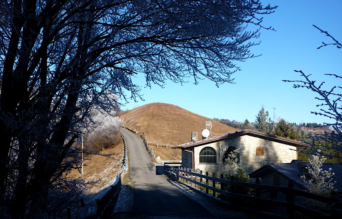 Sul tratto comune 568/701 tra Cucche e Colle di Galena.