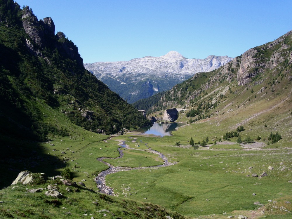 La valle del Gleno col monte Ferrante sullo sfondo