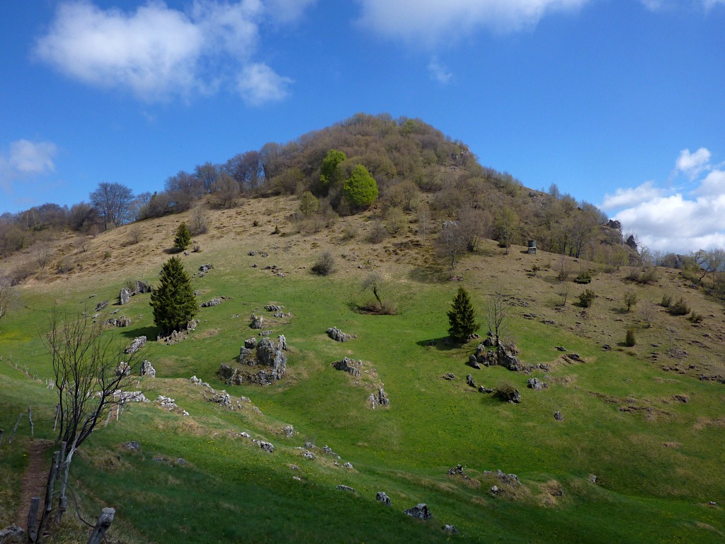 Il lato bucolico del monte Zucco, visto dai pressi del rifugio monte Zucco (GESP)