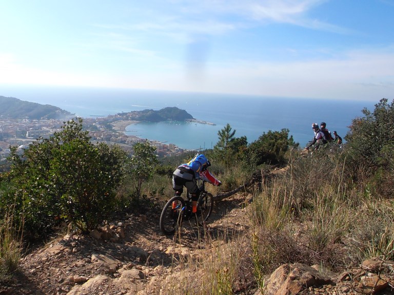 Vista del mare dalle alture di Sestri Levante