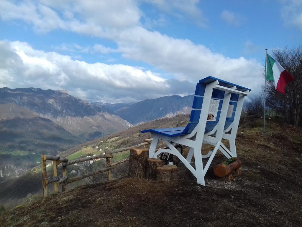 panchina gigante monte Corno