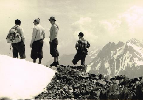 Bivacco Corti e Pizzo Scotes