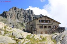 Escursione al Lago della Vacca dal passo di Crocedomini