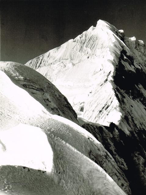 L'Allpamayo - Al centro la cresta Nord