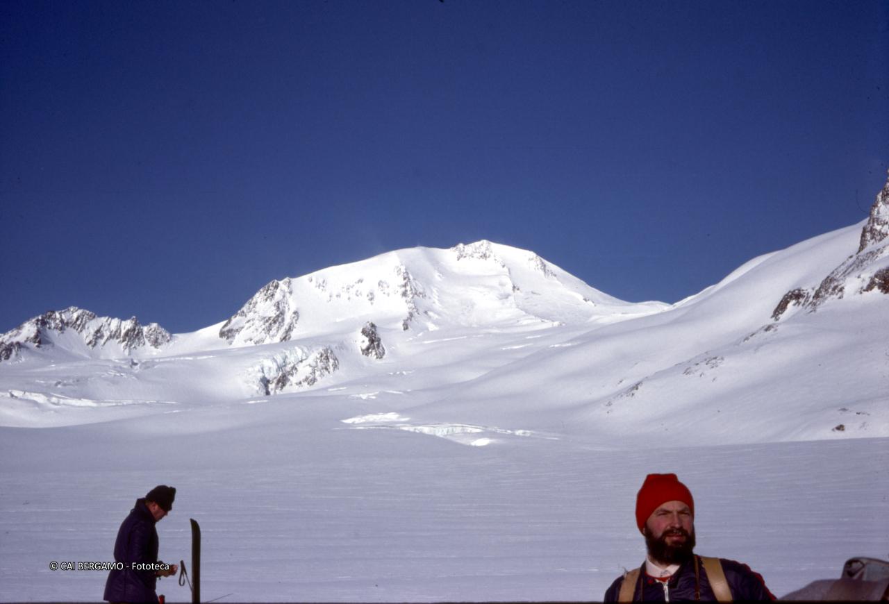 Palla Bianca e Cima di Vallelunga con Pezzotta in primo piano