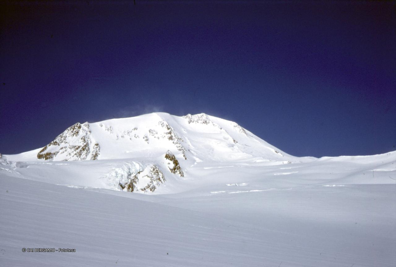 Ecco la Palla Bianca innevata