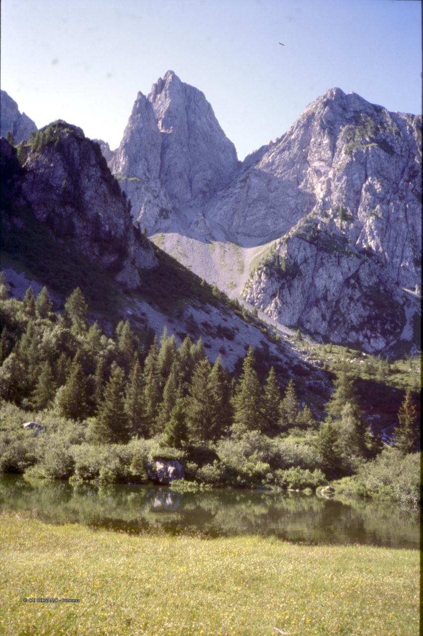 Cimon della Bagozza dal laghetto Campelli