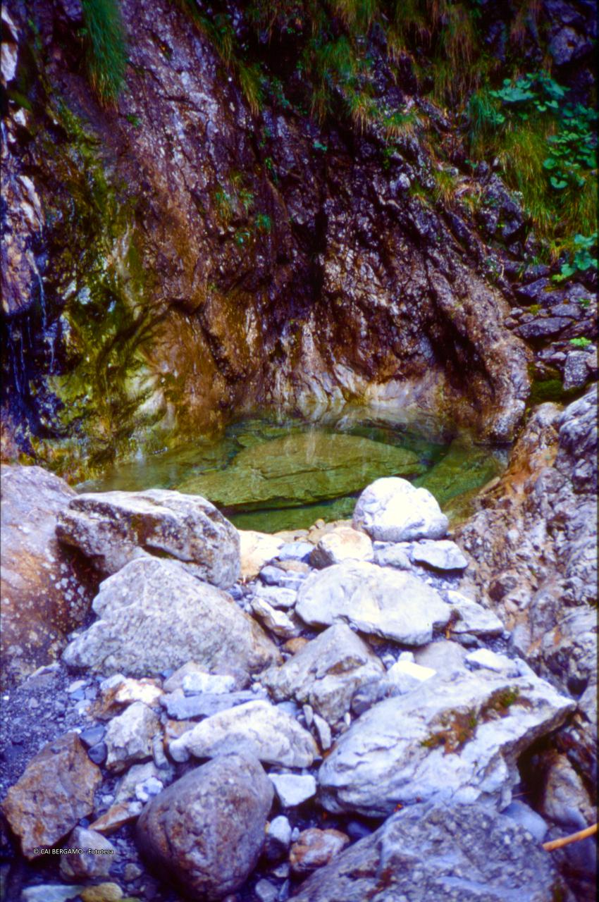 "Marmitta dei Giganti" con acqua smeraldo